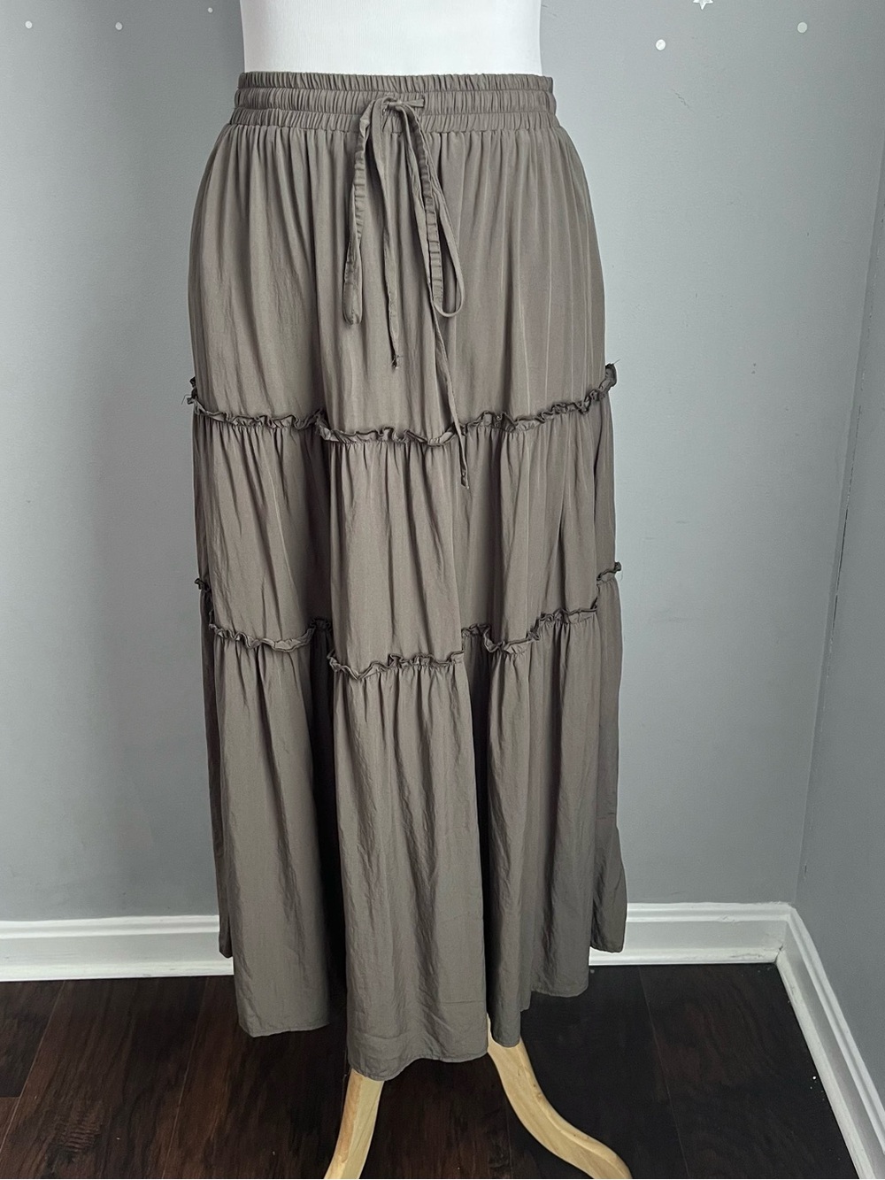 HAEOF Olive Green Tiered Maxi Skirt Elastic Drawstring Waist Boho M